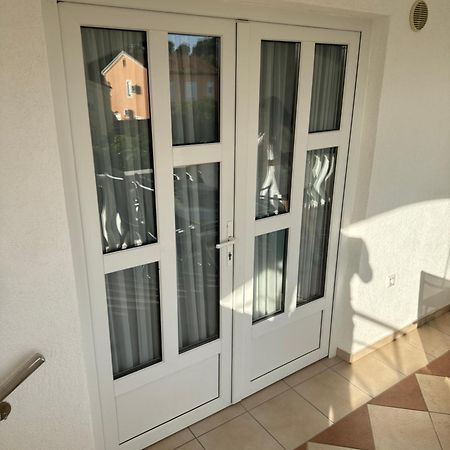 Apartman J&B Apartment Vir Luaran gambar