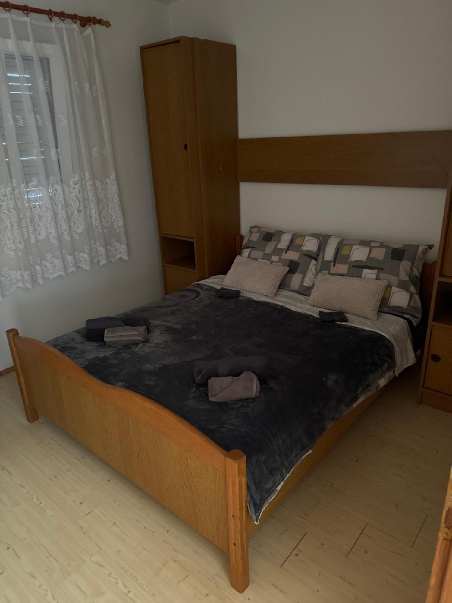 Apartman J&B Apartment Vir Luaran gambar